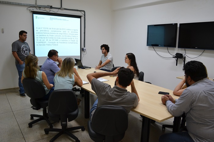 Após o encontro, servidores receberam atendimento individual para esclarecimento de dúvidas